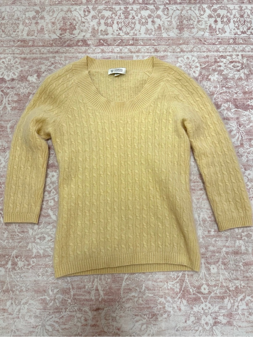 Cashmere 💛 Kinross Cable Knit 3/4 Sleeve Sweater - Picture 3 of 10